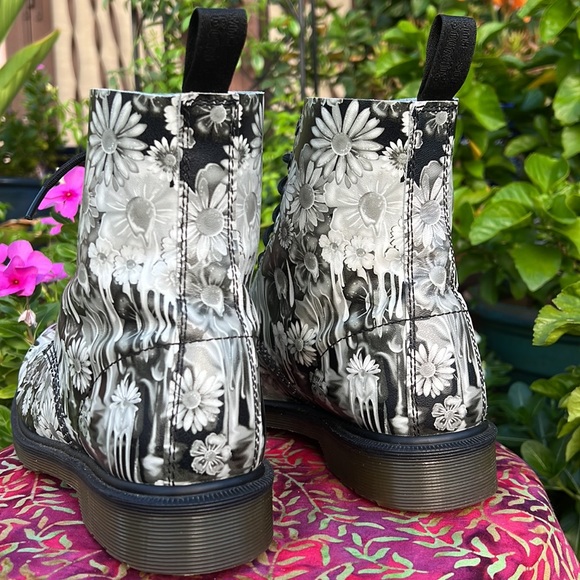 Dr. Martens Black & White Slime Floral Paint Drip Pascal Boots - Picture 11 of 17